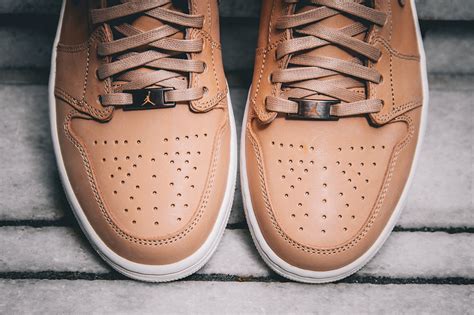 pinnacle vachetta tan.